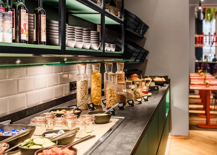 Aiden By Western Hotel