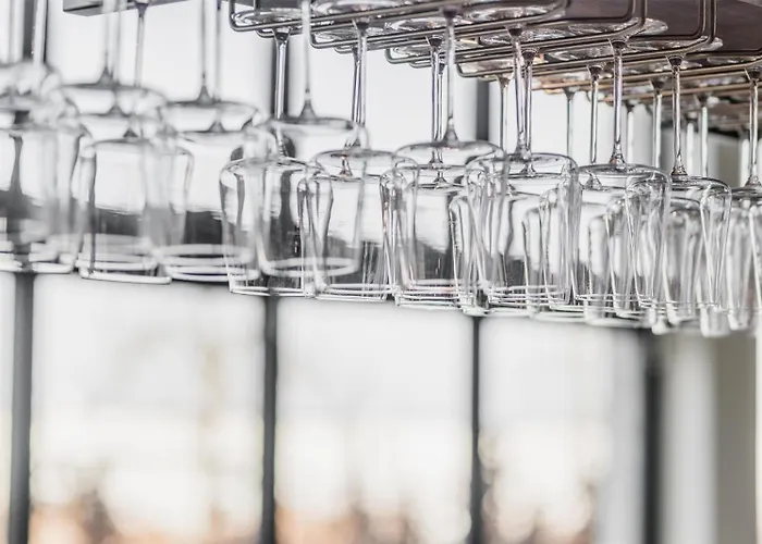 Aiden By Western Hotel